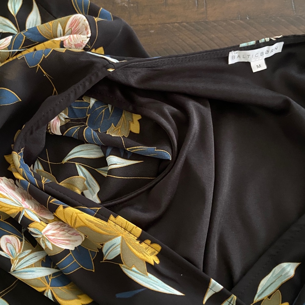 Baltic Born Black Floral Sheer Sleeve Dress, size M. This dress is gorgeous! - Picture 14 of 17